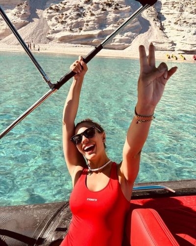 Demet Özdemir seksi ifşa fotoğrafı 460
