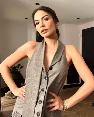 Demet Özdemir seksi ifşa fotoğrafı 576