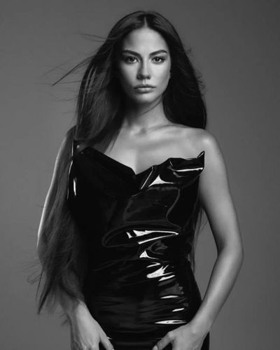 Demet Özdemir seksi ifşa fotoğrafı 727