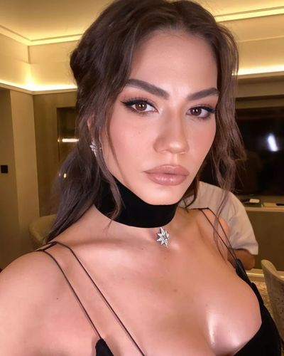 Demet Özdemir seksi ifşa fotoğrafı 728