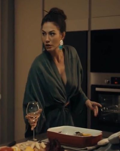Demet Özdemir seksi ifşa fotoğrafı 730