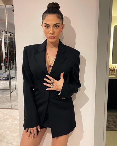 Demet Özdemir seksi ifşa fotoğrafı 734