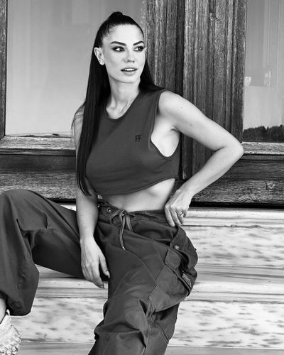 Demet Özdemir seksi ifşa fotoğrafı 761