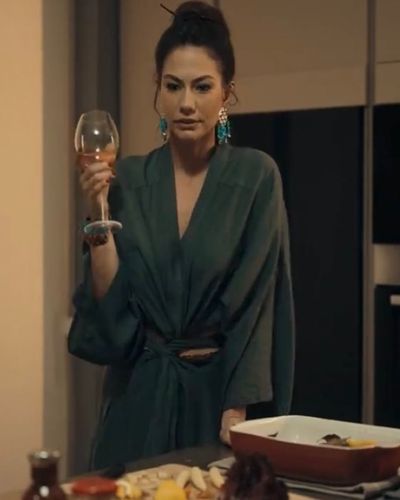 Demet Özdemir seksi ifşa fotoğrafı 815