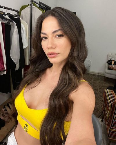 Demet Özdemir seksi ifşa fotoğrafı 875