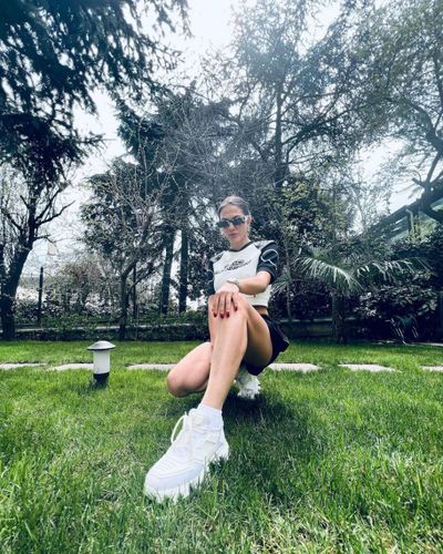 Demet Özdemir seksi ifşa fotoğrafı 884