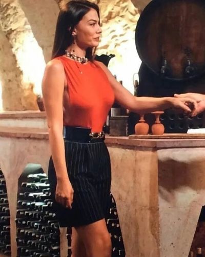 Demet Özdemir seksi ifşa fotoğrafı 900