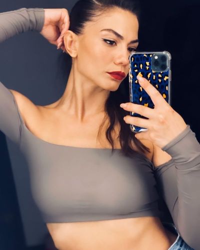 Demet Özdemir seksi ifşa fotoğrafı 990