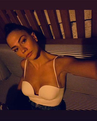Demet Özdemir seksi ifşa fotoğrafı 997
