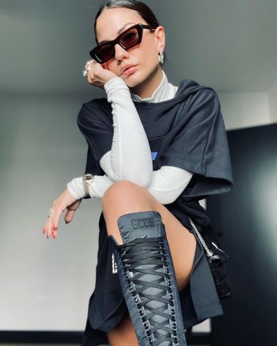 Demet Özdemir seksi ifşa fotoğrafı 999