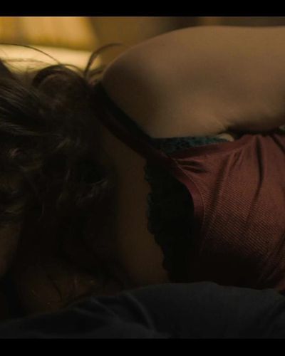 Deniz Altan seksi ifşa fotoğrafı 10 — Les Criminels (2020)