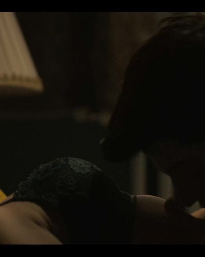 Deniz Altan seksi ifşa fotoğrafı 2 — Les Criminels (2020)