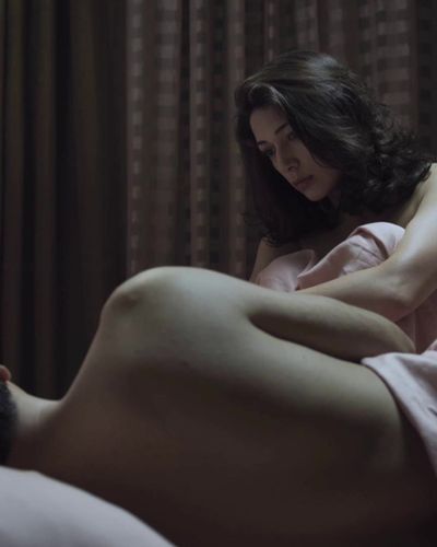 Devin Özgür Çınar seksi ifşa fotoğrafı 4 — Geriye Kalan (2012)