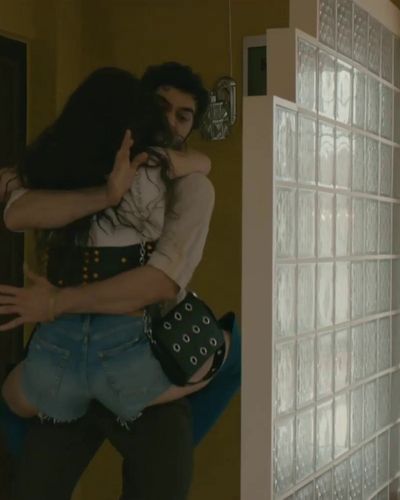 Dilan Çiçek Deniz seksi ifşa fotoğrafı 37 — Yarım Kalan Aşklar (2020)