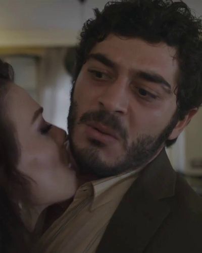 Dilan Çiçek Deniz seksi ifşa fotoğrafı 45 — Yarım Kalan Aşklar (2020)