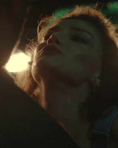 Dilan Çiçek Deniz seksi ifşa fotoğrafı 46 — Yarım Kalan Aşklar (2020)