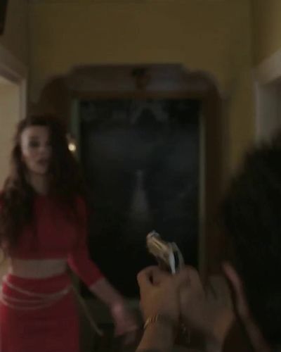 Dilan Çiçek Deniz seksi ifşa fotoğrafı 47 — Yarım Kalan Aşklar (2020)
