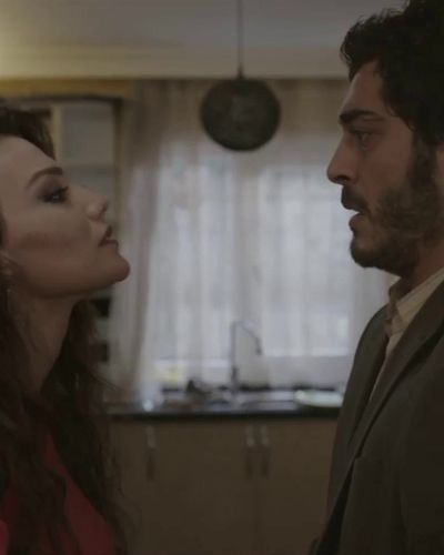 Dilan Çiçek Deniz seksi ifşa fotoğrafı 51 — Yarım Kalan Aşklar (2020)