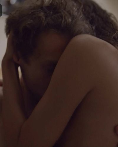 Dilan Çiçek Deniz seksi ifşa fotoğrafı 20 — Yarına Tek Bilet (2020)