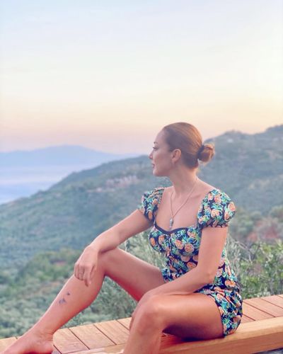 Dolunay Soysert seksi ifşa fotoğrafı 32