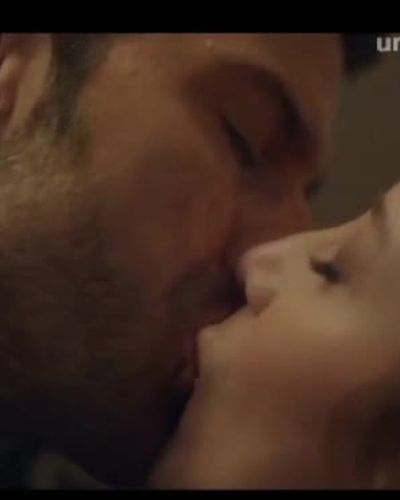Dolunay Soysert seksi ifşa fotoğrafı 3 — Büyük Kuşatma (2024)