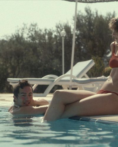Ece Çeşmioğlu seksi ifşa fotoğrafı 7 — Son Yaz (2021)