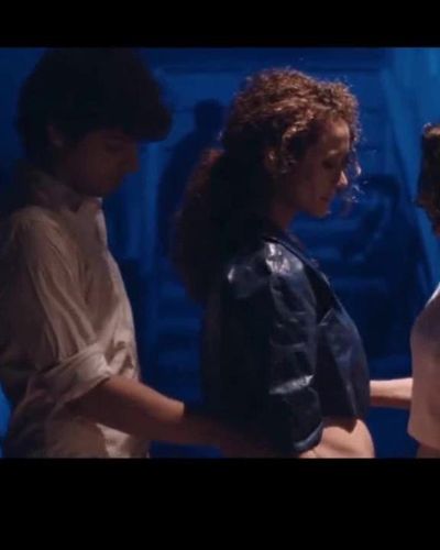 Ece Dizdar seksi ifşa fotoğrafı 27 — Çekmeceler (2015)