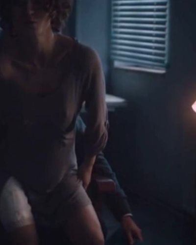 Ece Dizdar seksi ifşa fotoğrafı 40 — Çekmeceler (2015)