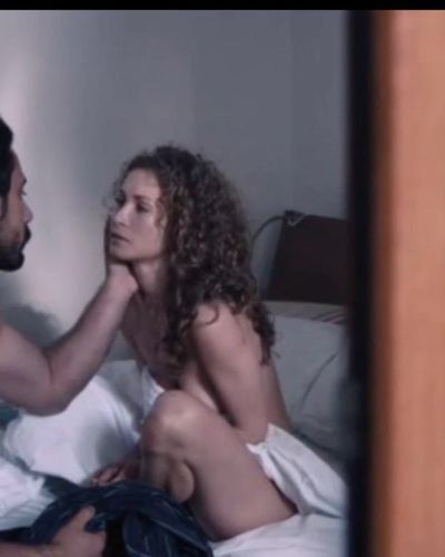 Ece Dizdar seksi ifşa fotoğrafı 42 — Çekmeceler (2015)