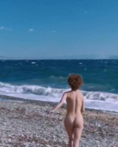 Ece Dizdar seksi ifşa fotoğrafı 44 — Çekmeceler (2015)