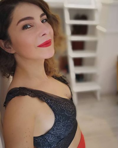Ece Özdikici seksi ifşa fotoğrafı 59