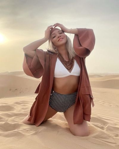 Ece Seçkin seksi ifşa fotoğrafı 383