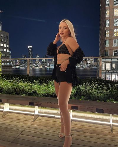 Ece Seçkin seksi ifşa fotoğrafı 499