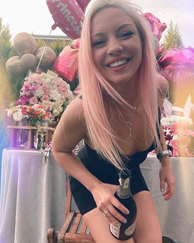 Ece Seçkin seksi ifşa fotoğrafı 550