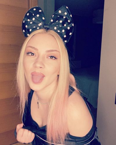 Ece Seçkin seksi ifşa fotoğrafı 659