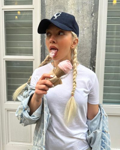 Ece Seçkin seksi ifşa fotoğrafı 93