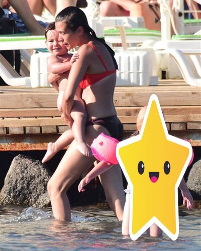 Ecem Öz seksi ifşa fotoğrafı 204