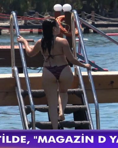 Ecem Öz seksi ifşa fotoğrafı 97