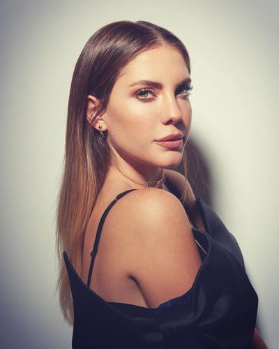 Eda Ece seksi ifşa fotoğrafı 240