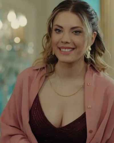 Eda Ece seksi ifşa fotoğrafı 263