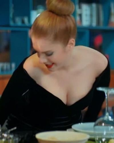 Eda Ece seksi ifşa fotoğrafı 305