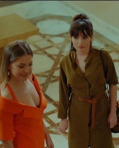 Eda Ece seksi ifşa fotoğrafı 306