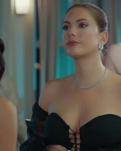 Eda Ece seksi ifşa fotoğrafı 314