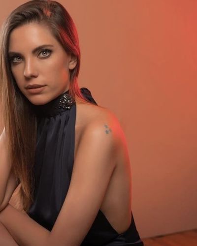 Eda Ece seksi ifşa fotoğrafı 340