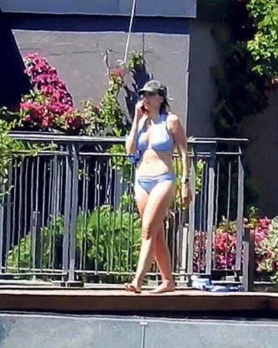 Eda Ece seksi ifşa fotoğrafı 349