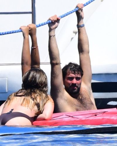 Eda Ece seksi ifşa fotoğrafı 95