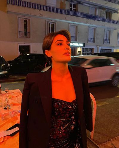 Esra Bilgiç seksi ifşa fotoğrafı 109
