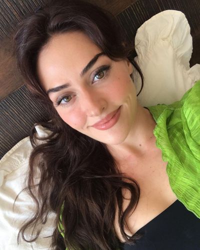Esra Bilgiç seksi ifşa fotoğrafı 135