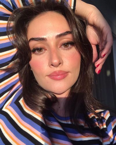 Esra Bilgiç seksi ifşa fotoğrafı 144