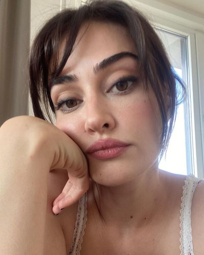 Esra Bilgiç seksi ifşa fotoğrafı 161